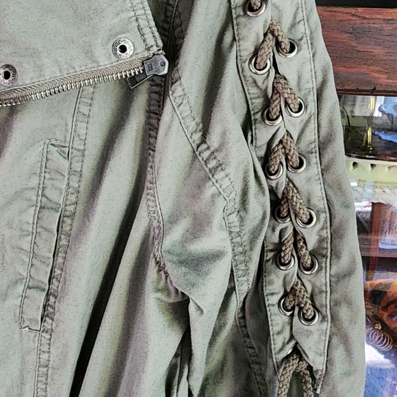 Ashley By 26 International Women's Green Jacket - Picture 3 of 6